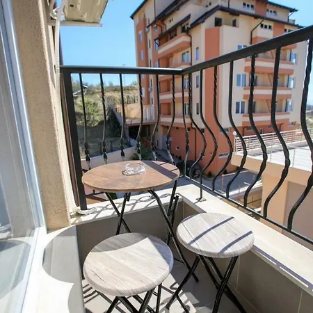 студиа криси * Σαντάνσκι