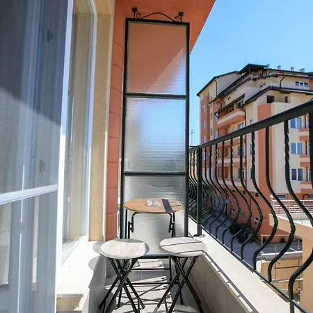 студиа криси Sandanski