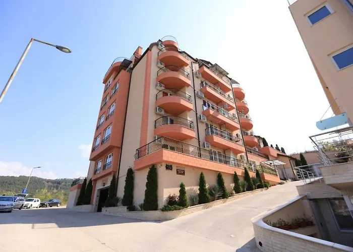 студиа криси *